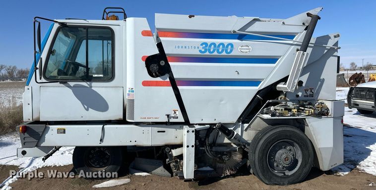 image for item ER8734 2002 Johnston 3000 street sweeper