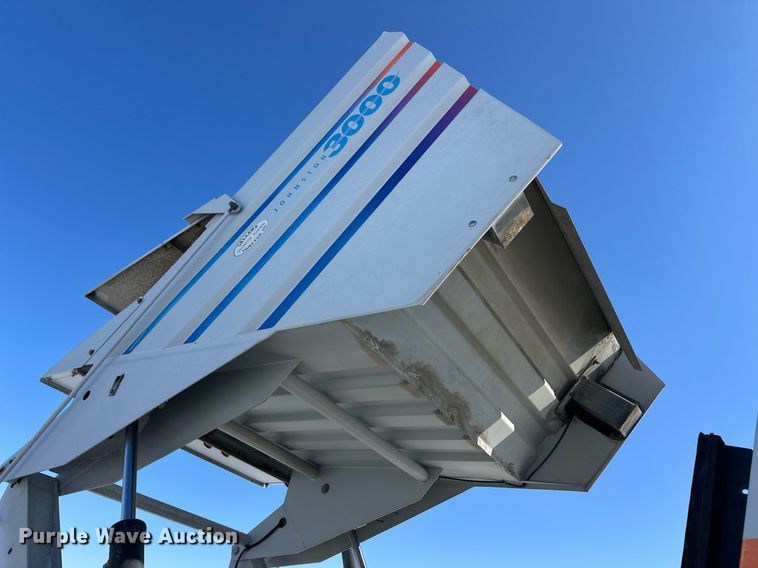 image for item ER8734 2002 Johnston 3000 street sweeper