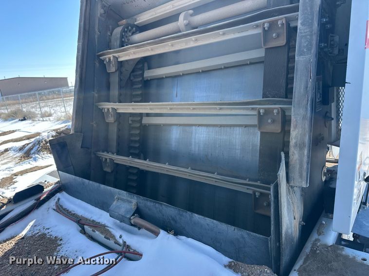 image for item ER8734 2002 Johnston 3000 street sweeper