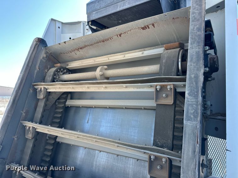 image for item ER8734 2002 Johnston 3000 street sweeper