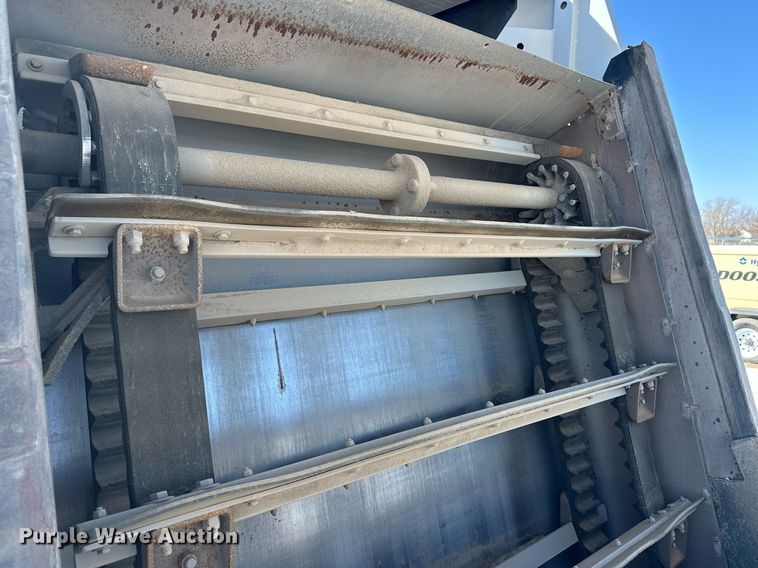 image for item ER8734 2002 Johnston 3000 street sweeper