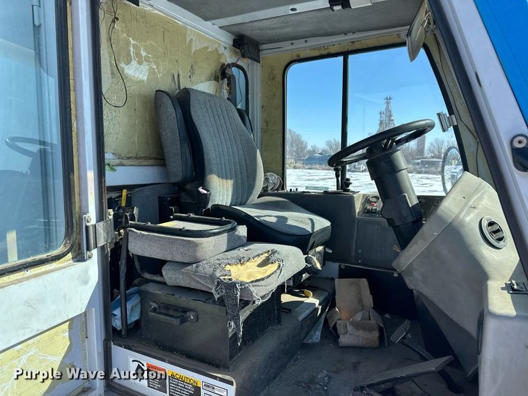 image for item ER8734 2002 Johnston 3000 street sweeper