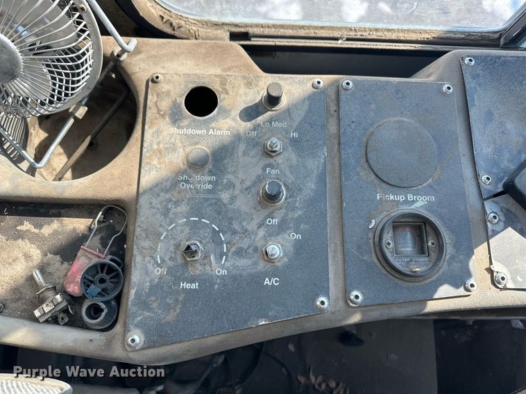 image for item ER8734 2002 Johnston 3000 street sweeper