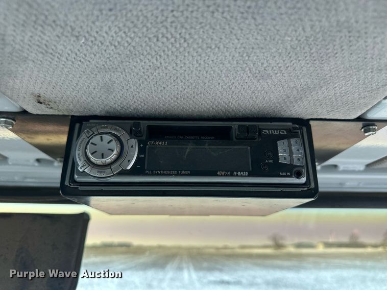 image for item ER8734 2002 Johnston 3000 street sweeper