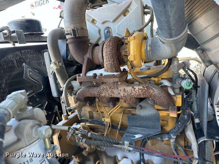 image for item ER8734 2002 Johnston 3000 street sweeper