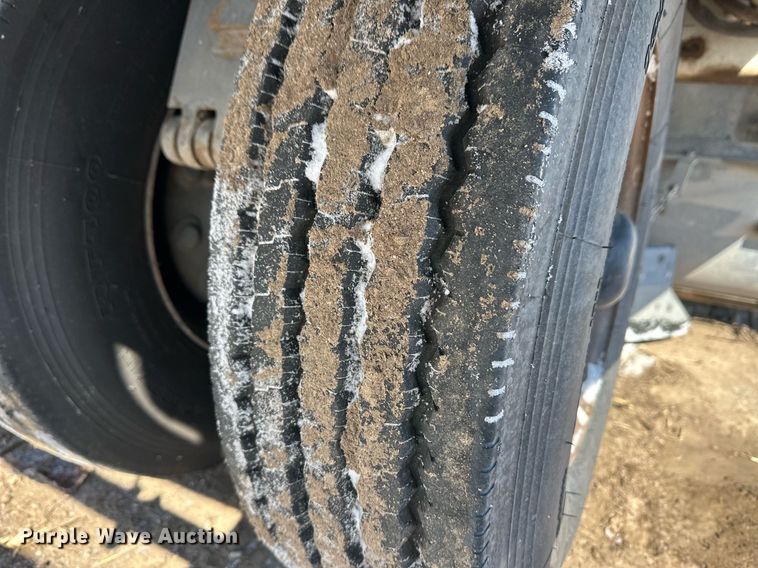 image for item ER8734 2002 Johnston 3000 street sweeper