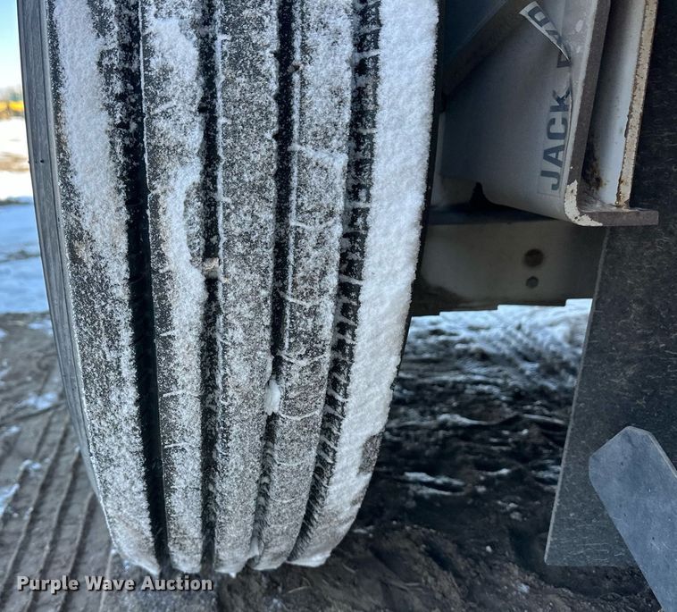 image for item ER8734 2002 Johnston 3000 street sweeper