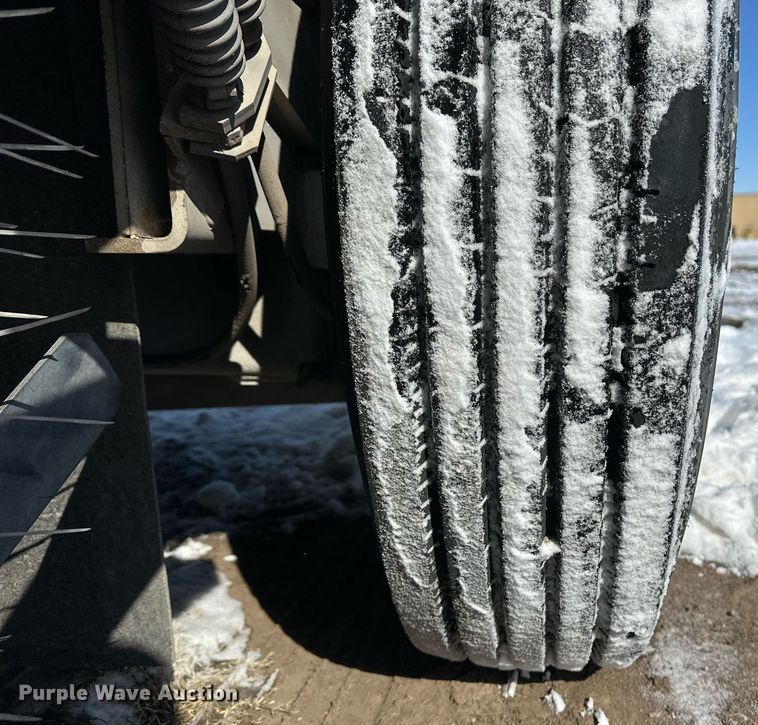 image for item ER8734 2002 Johnston 3000 street sweeper