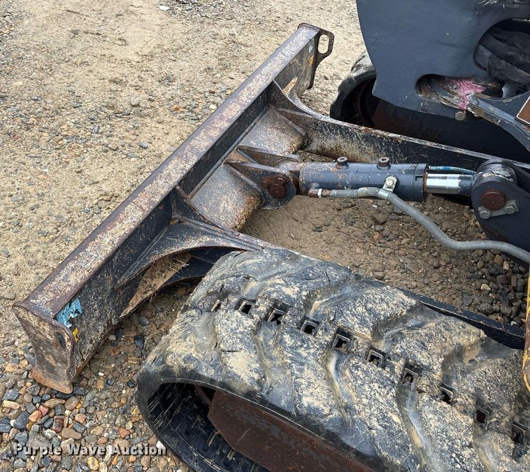 image for item EY9894 2015 John Deere 26G mini excavator