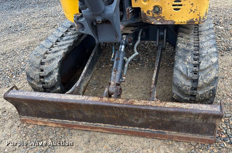 image for item EY9894 2015 John Deere 26G mini excavator