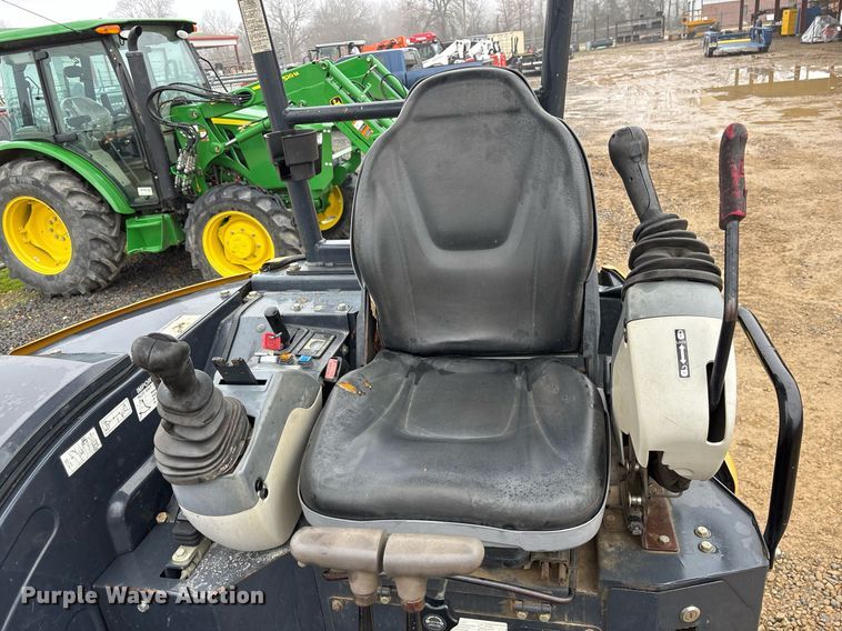 image for item EY9894 2015 John Deere 26G mini excavator
