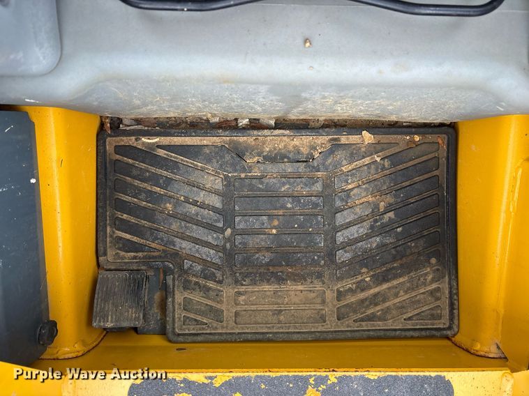 image for item EY9896 2018 Gehl RT165 tracked skid steer loader