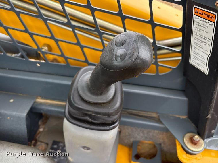 image for item EY9896 2018 Gehl RT165 tracked skid steer loader