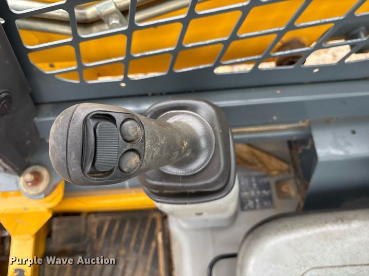 image for item EY9896 2018 Gehl RT165 tracked skid steer loader