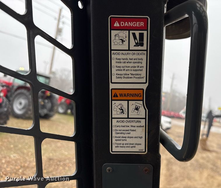 image for item EY9896 2018 Gehl RT165 tracked skid steer loader