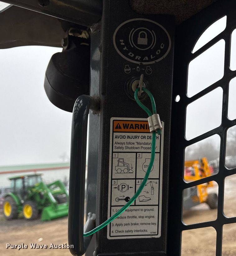 image for item EY9896 2018 Gehl RT165 tracked skid steer loader