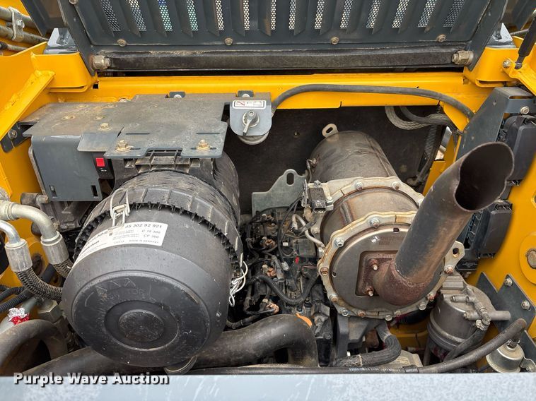 image for item EY9896 2018 Gehl RT165 tracked skid steer loader