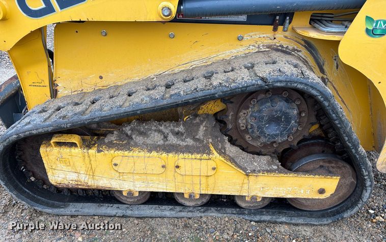 image for item EY9896 2018 Gehl RT165 tracked skid steer loader