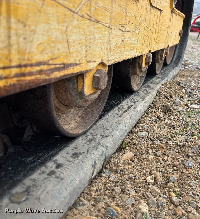 image for item EY9896 2018 Gehl RT165 tracked skid steer loader