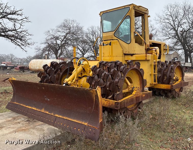 image for item EY9905 1972 Caterpillar 815 soil compactor