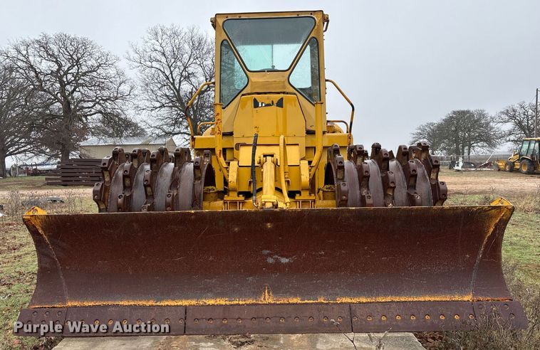 image for item EY9905 1972 Caterpillar 815 soil compactor