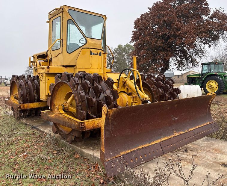 image for item EY9905 1972 Caterpillar 815 soil compactor