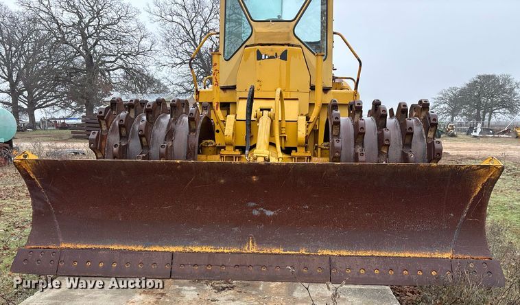 image for item EY9905 1972 Caterpillar 815 soil compactor