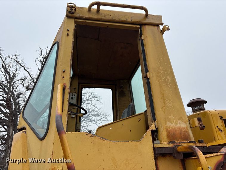 image for item EY9905 1972 Caterpillar 815 soil compactor