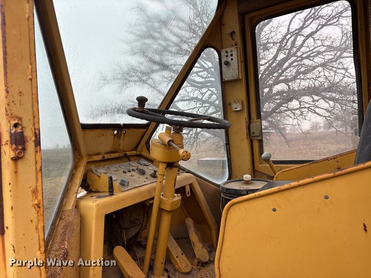 image for item EY9905 1972 Caterpillar 815 soil compactor
