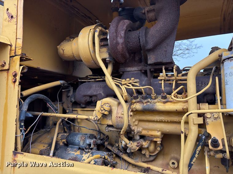 image for item EY9905 1972 Caterpillar 815 soil compactor