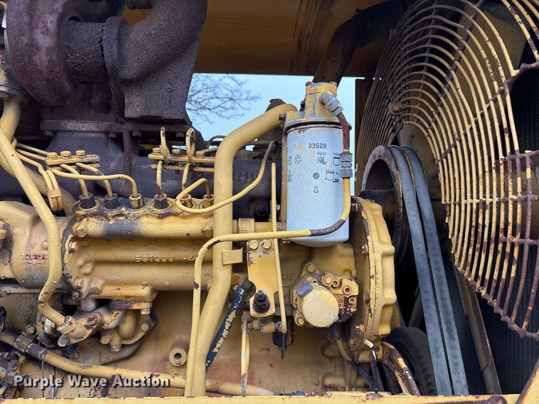 image for item EY9905 1972 Caterpillar 815 soil compactor