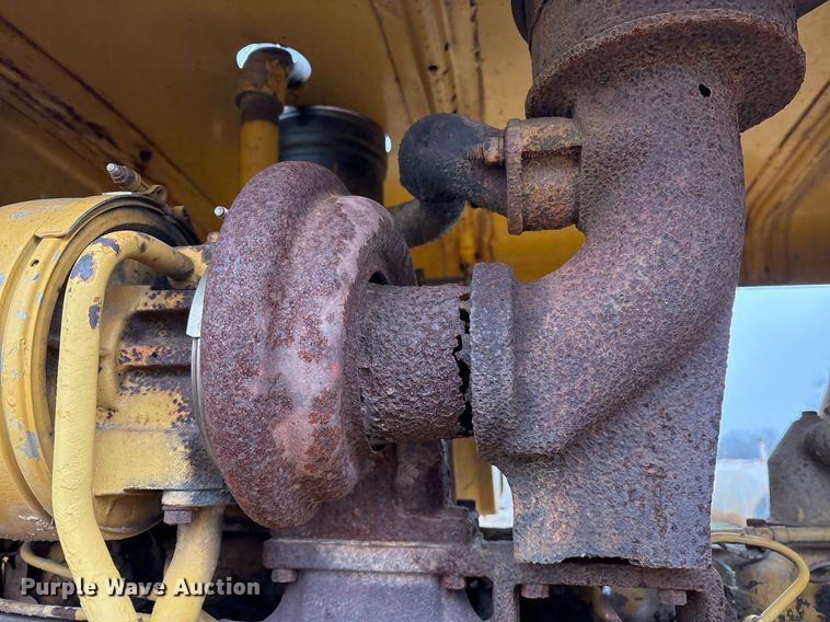 image for item EY9905 1972 Caterpillar 815 soil compactor