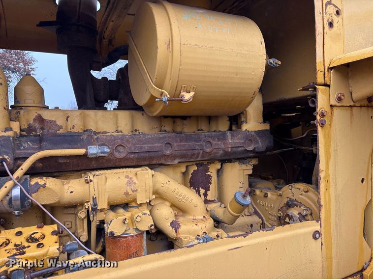 image for item EY9905 1972 Caterpillar 815 soil compactor