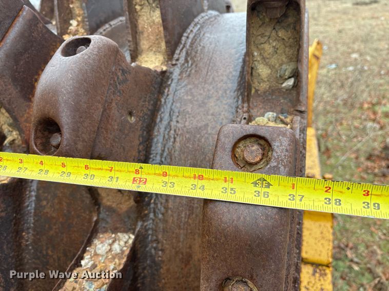 image for item EY9905 1972 Caterpillar 815 soil compactor