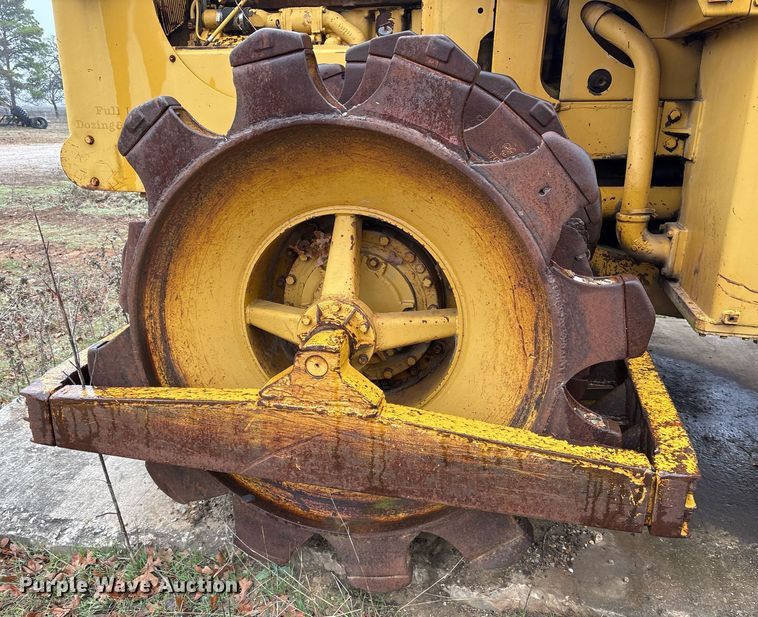 image for item EY9905 1972 Caterpillar 815 soil compactor
