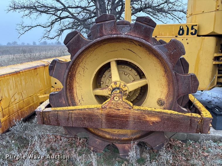 image for item EY9905 1972 Caterpillar 815 soil compactor