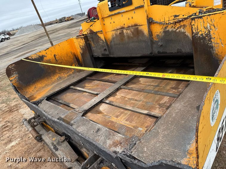 image for item LH9495 2008 Lee Boy L8515 T paver