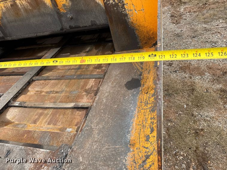 image for item LH9495 2008 Lee Boy L8515 T paver