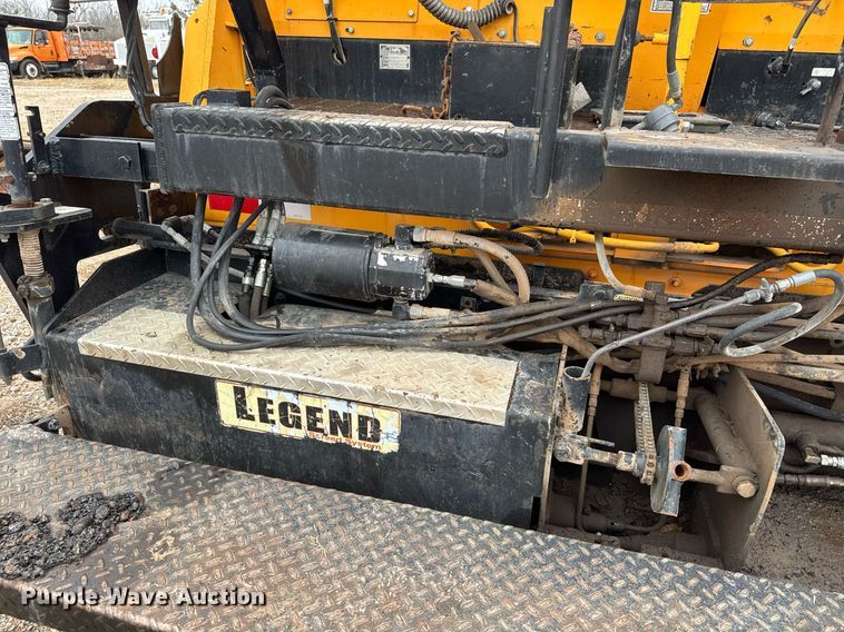 image for item LH9495 2008 Lee Boy L8515 T paver