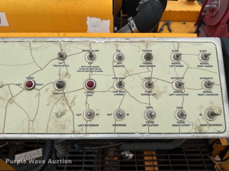 image for item LH9495 2008 Lee Boy L8515 T paver