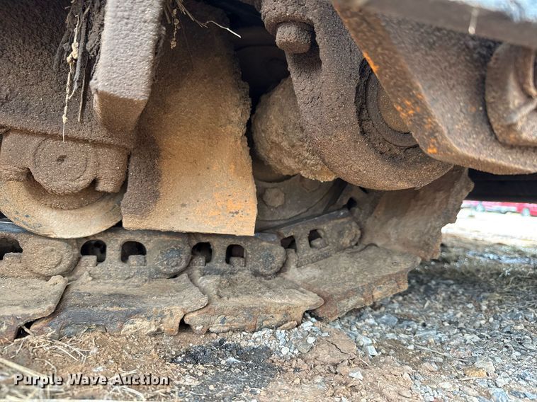 image for item LH9495 2008 Lee Boy L8515 T paver