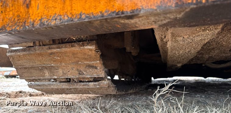 image for item LH9495 2008 Lee Boy L8515 T paver