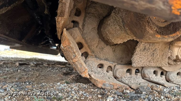 image for item LH9495 2008 Lee Boy L8515 T paver