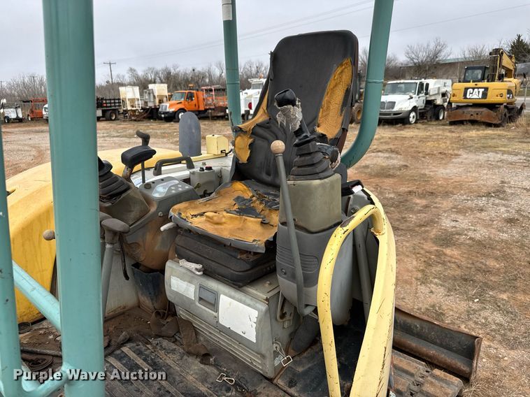 image for item LH9496 2004 Yanmar VI050-3 mini excavator