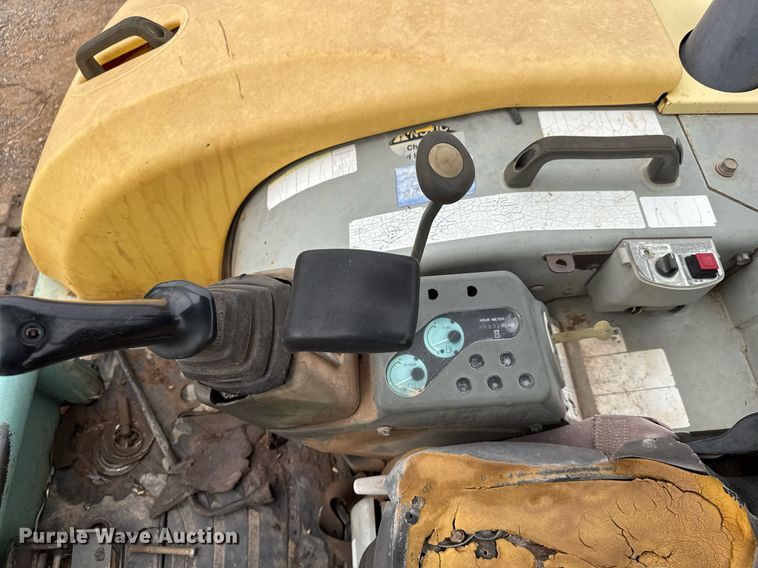 image for item LH9496 2004 Yanmar VI050-3 mini excavator