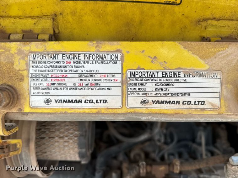 image for item LH9496 2004 Yanmar VI050-3 mini excavator