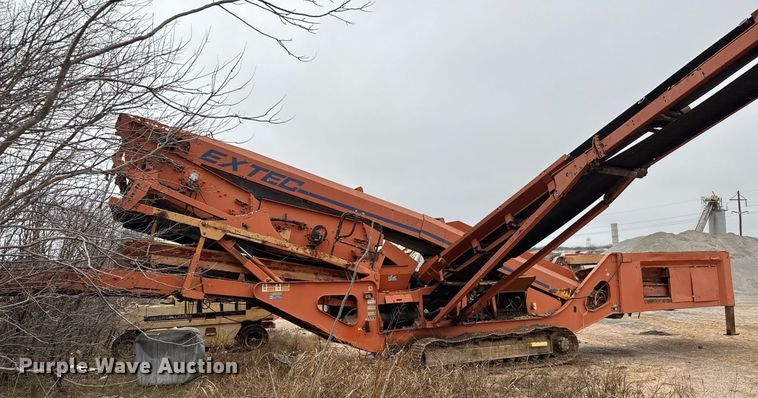 image for item LH9499 2006 Extec S5 74.9KW screening plant