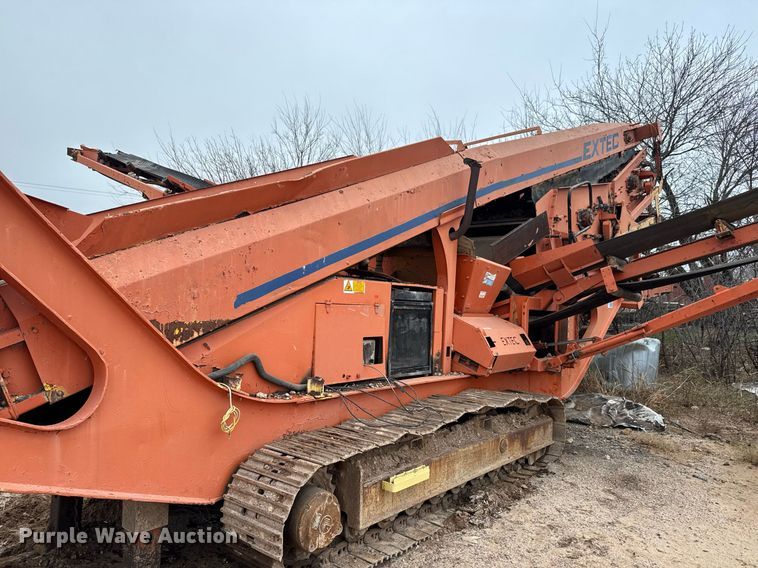 image for item LH9499 2006 Extec S5 74.9KW screening plant