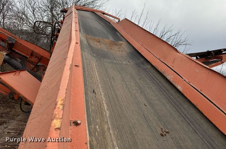 image for item LH9499 2006 Extec S5 74.9KW screening plant