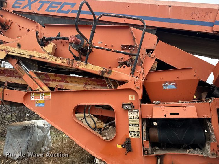 image for item LH9499 2006 Extec S5 74.9KW screening plant